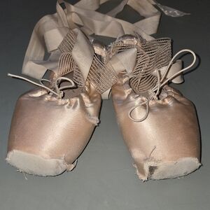 Used Pointe Shoes